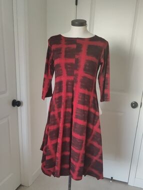 New!M+Matthildur Red and Black Grid-Print 3/4 Sleeve Crewneck Tunic/Dress Y2K